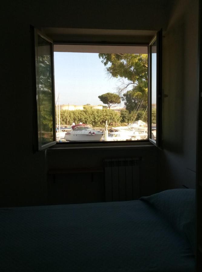 A La Vue: Shared Bath With Ac Near Fiera Di Roma Fiumicino