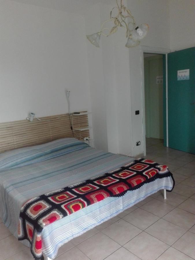 Guest house A La Vue: Shared Bath With Ac Near Fiera Di Roma